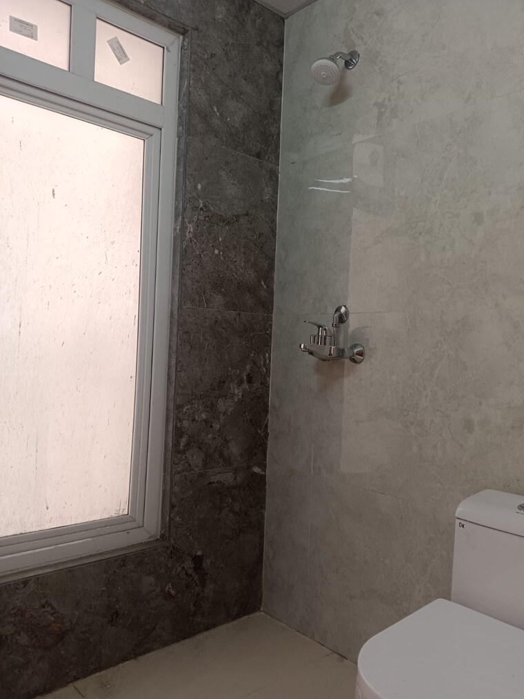 Bathroom, amrapali-golf-homes 2 Bedroom 835 Sq.Ft. Apartment In Sector 4 Greater Noida Greater Noida 8273075