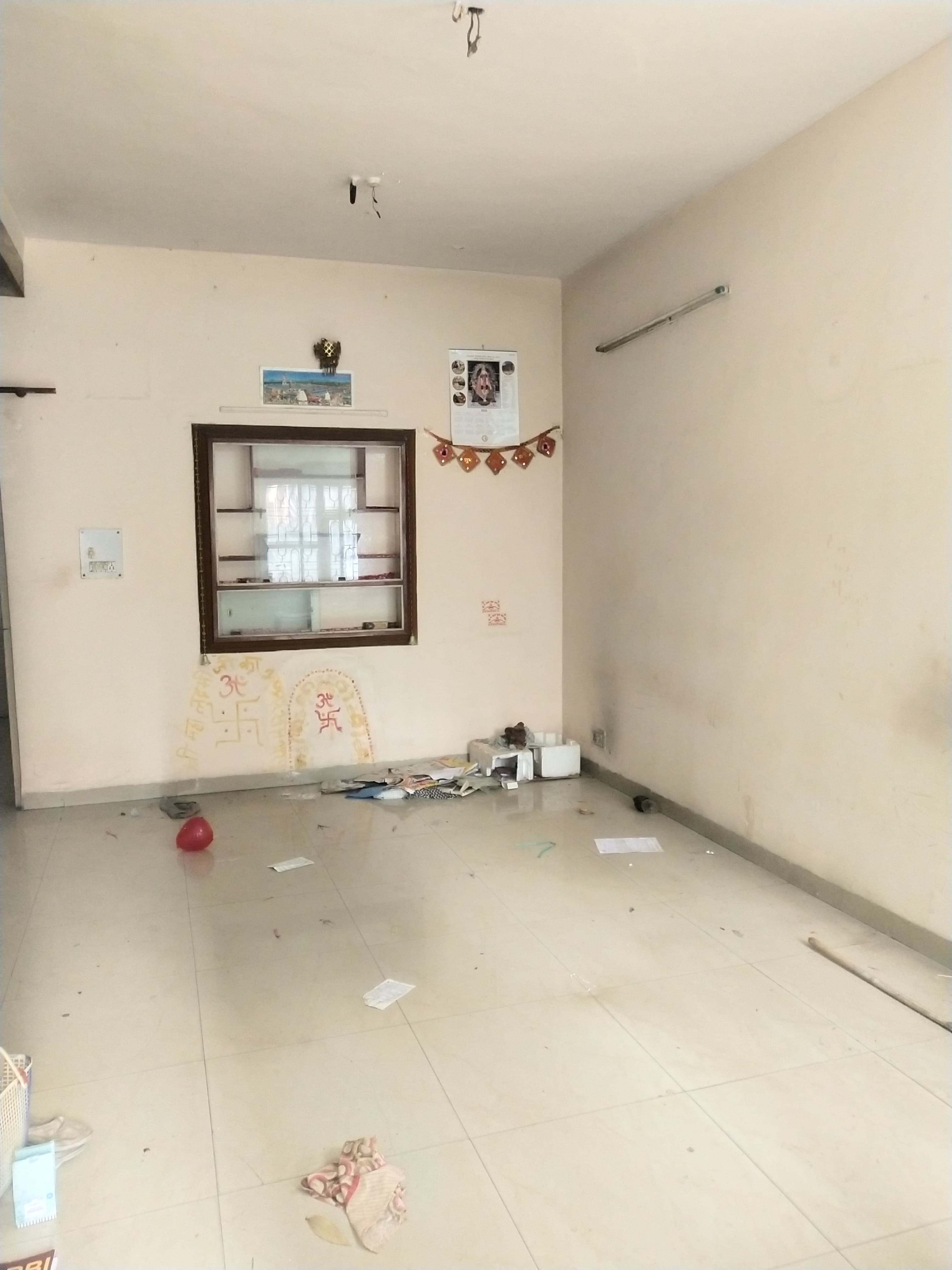 2.5 BHK + Pooja Room,Extra Room 750 Sq.Ft. Apartment in RWA Apartments Sector 40