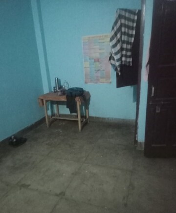 Gym in 1 BHK Independent House at Aliganj – for Rent