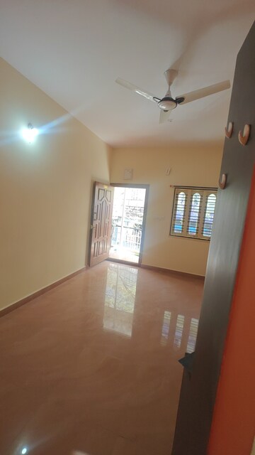Room in 2 BHK Independent House at Ejipura – for Rent