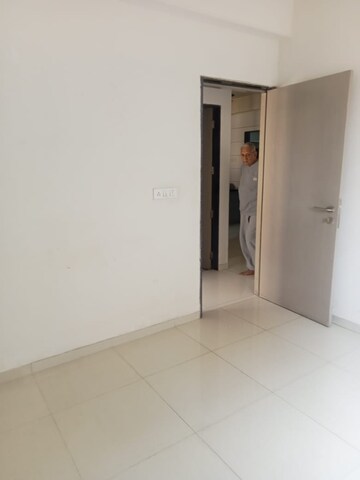 Room in 3 BHK Apartment at Paldi – for Rent