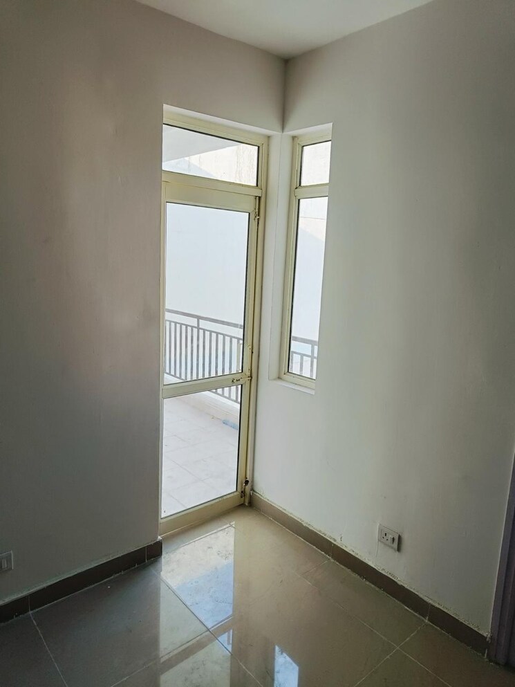 Room, suncity-avenue-76 2 Bedroom 735 Sq.Ft. Apartment In Sector 76 Gurgaon 8273406