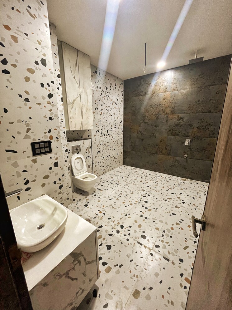 Bathroom, mansarovar extension 6+ Bedroom 451 Sq.Yd. Independent House In Mansarovar Extension Jaipur 8273531