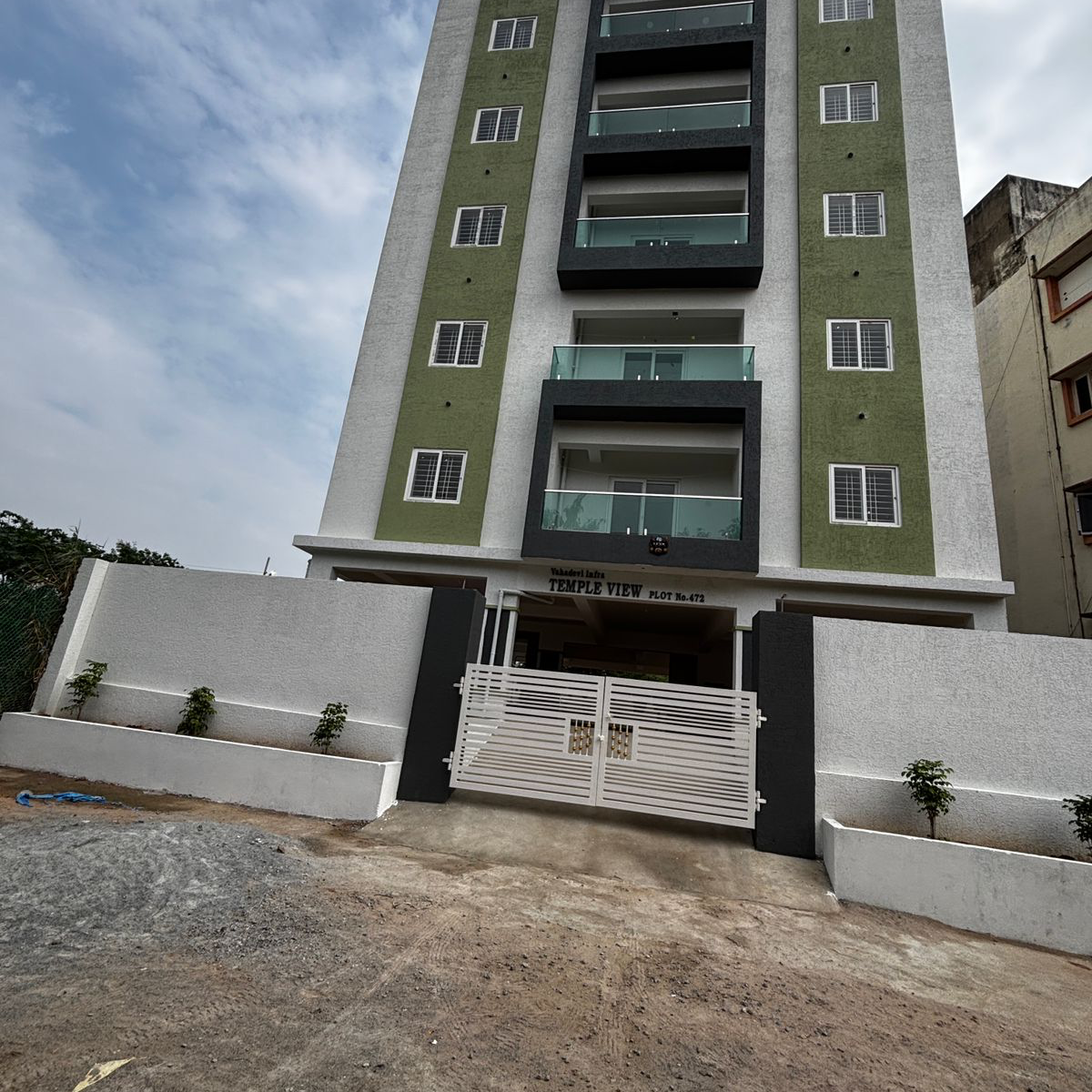 2 BHK Apartment For Sale in Temple View