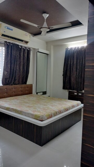 Bedroom in 3 BHK Apartment at Paldi – for Rent