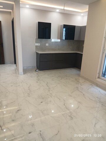 Room in 3 BHK Builder Floor at NK Sharma Savitry Greens 2, Ghazipur – for Rent