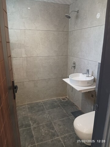 Bathroom in 3 BHK Builder Floor at NK Sharma Savitry Greens 2, Ghazipur – for Rent