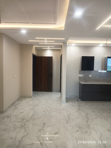 Room in 3 BHK Builder Floor at NK Sharma Savitry Greens 2, Ghazipur – for Rent