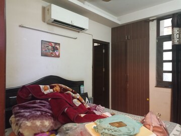 Bedroom in 3 BHK Builder Floor at Vipul World Floors, Sector 48 – for Sale