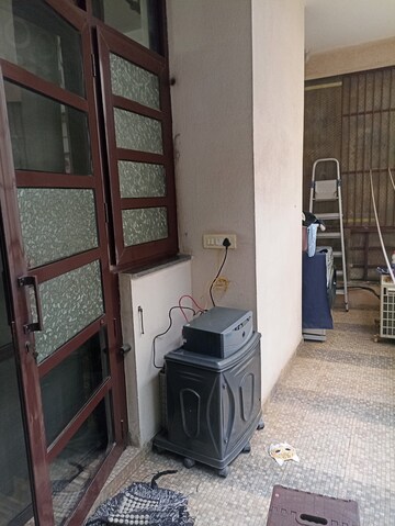 Living Room in 3 BHK Builder Floor at Vipul World Floors, Sector 48 – for Sale