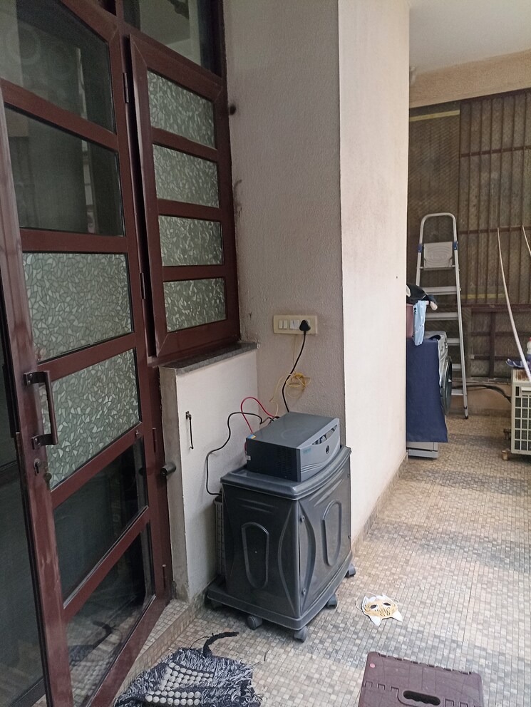 Living Room, vipul-world-floors 3 Bedroom 192 Sq.Yd. Builder Floor In Sector 48 Gurgaon 8273602