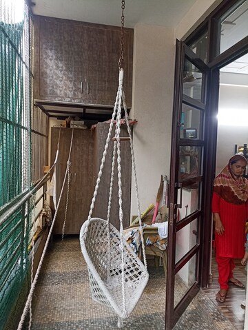 Staircase in 3 BHK Builder Floor at Vipul World Floors, Sector 48 – for Sale
