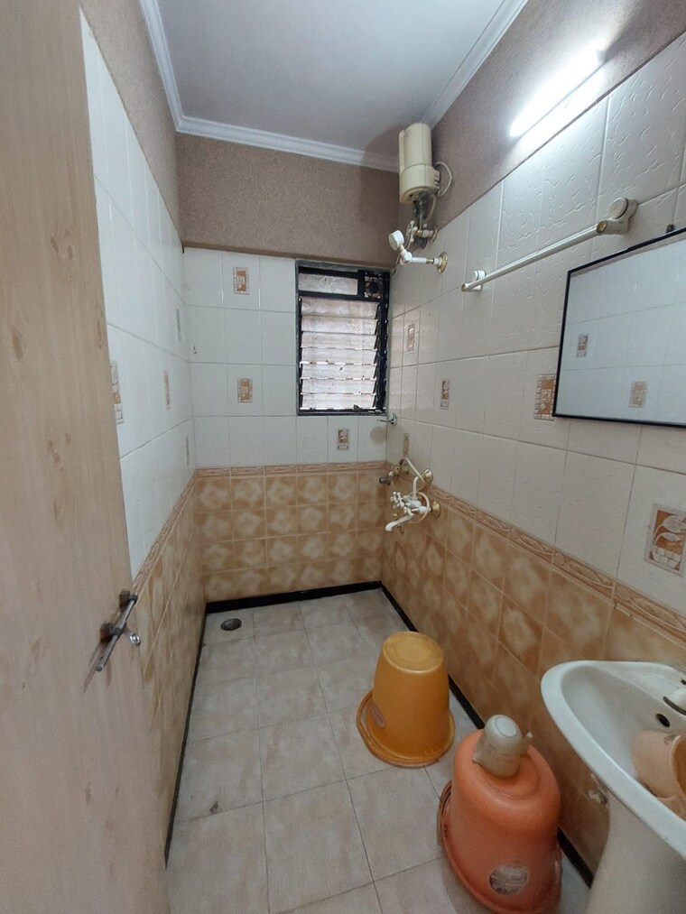 Bathroom, ahuja-gautam-complex 2 Bedroom 1100 Sq.Ft. Apartment In Cbd Belapur Sector 11 Navi Mumbai 8273609