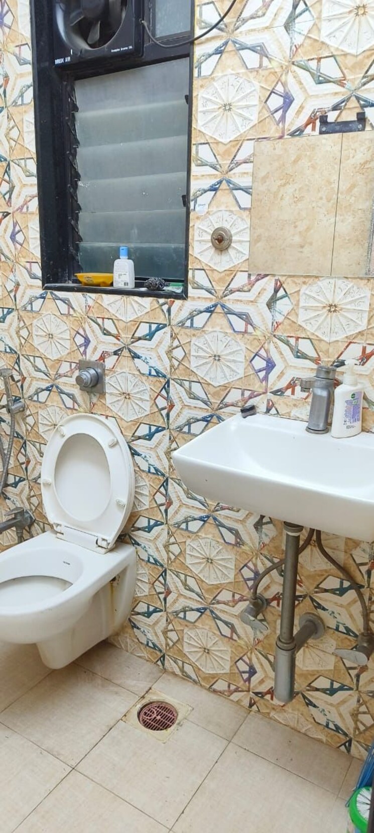 Bathroom, mayfair-hillcrest 2 Bedroom 675 Sq.Ft. Apartment In Powai Mumbai 8273758