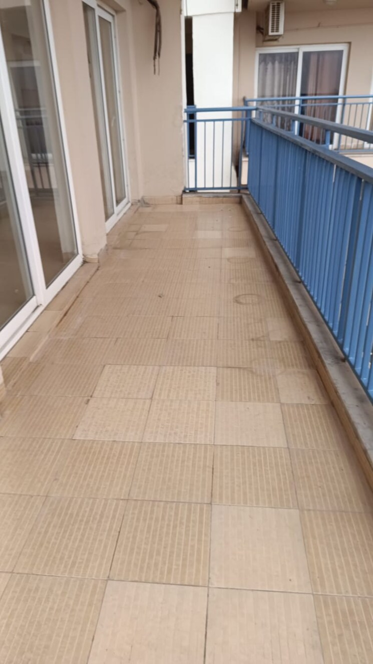 Balcony, spaze-privy 2.5 Bedroom 1755 Sq.Ft. Apartment In Sector 72 Gurgaon 8273651