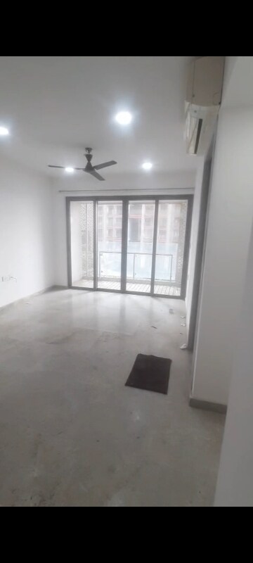 Room in 2 BHK Apartment at Lodha New Cuffe Parade, Wadala – for Rent