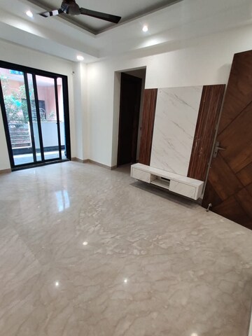 Room in 2 BHK Apartment at Godrej Aria, Sector 79 – for Sale