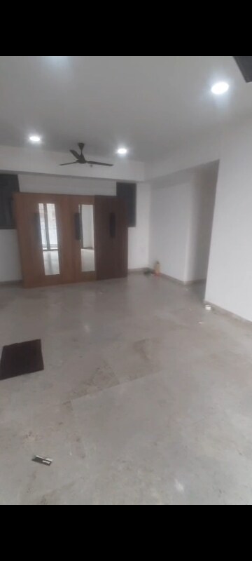 Room in 2 BHK Apartment at Lodha New Cuffe Parade, Wadala – for Rent