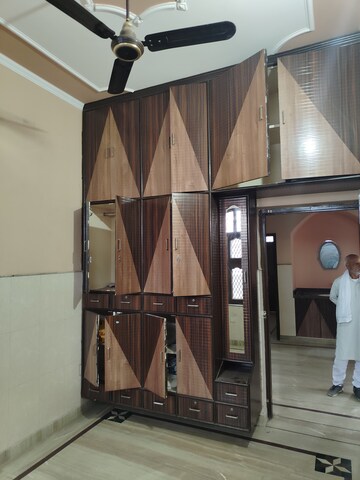 Furnished Amenities in 3 BHK Builder Floor at Sector 2 – for Rent