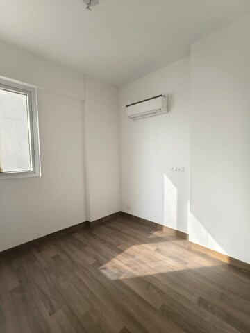 Room in 3 BHK Apartment at ROF Aalayas, Sector 102 – for Rent