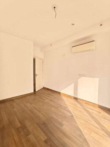 Room in 3 BHK Apartment at ROF Aalayas, Sector 102 – for Rent