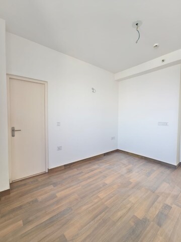 Room in 3 BHK Apartment at ROF Aalayas, Sector 102 – for Rent