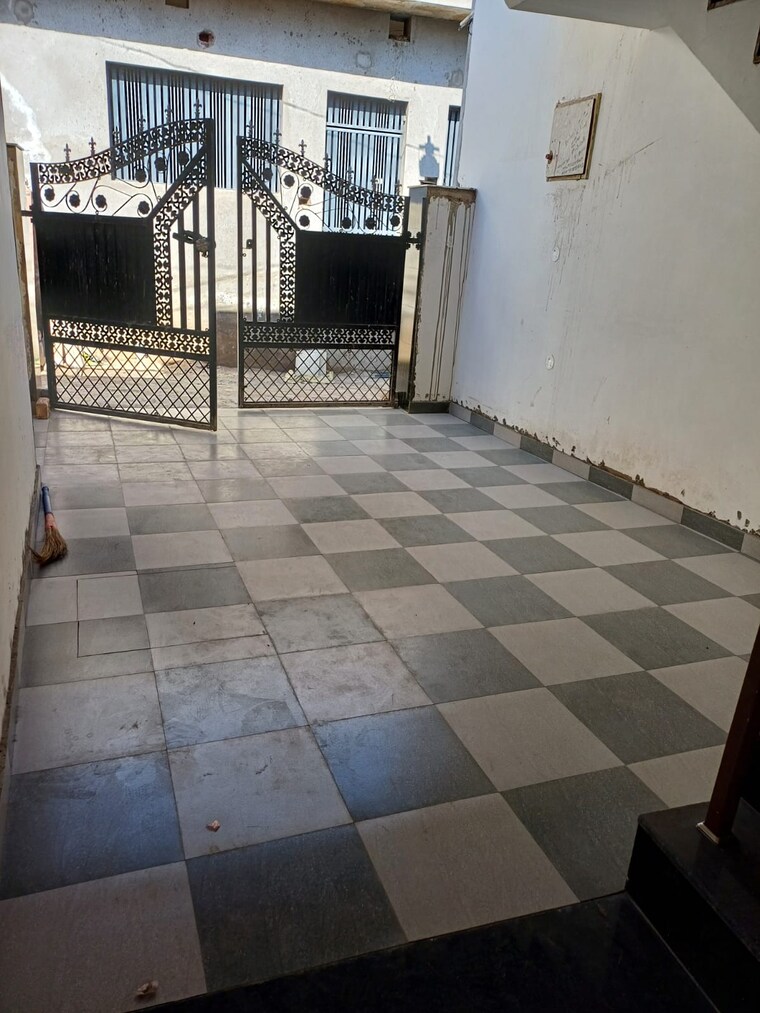  Parking, sector 126 2 Bedroom 124 Sq.Yd. Independent House In Sector 126 Mohali 8274058