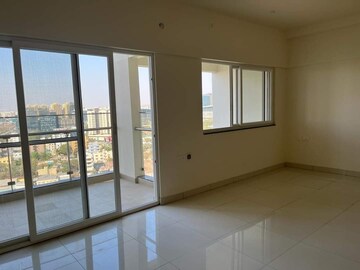 Room in 2 BHK Apartment at Purvankara Emerald Bay, Mundhwa – for Rent