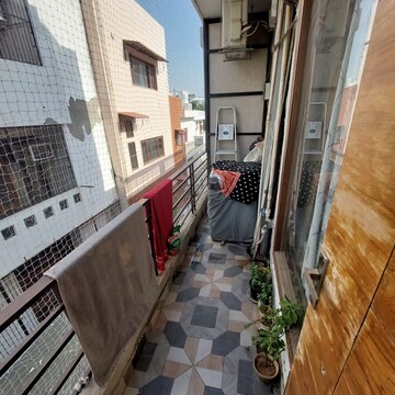 Balcony in 3 BHK Builder Floor at Ansal Sushant Lok I, Sector 43 – for Rent