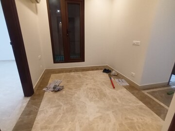 Room in 3 BHK Builder Floor at Uday Park – for Rent