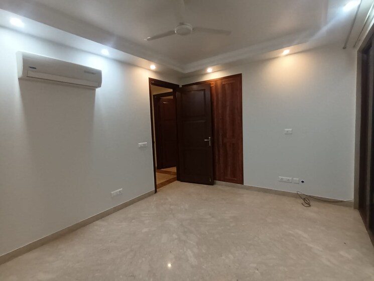 Room, uday park 3 Bedroom 1500 Sq.Ft. Builder Floor In Uday Park Delhi 8274308