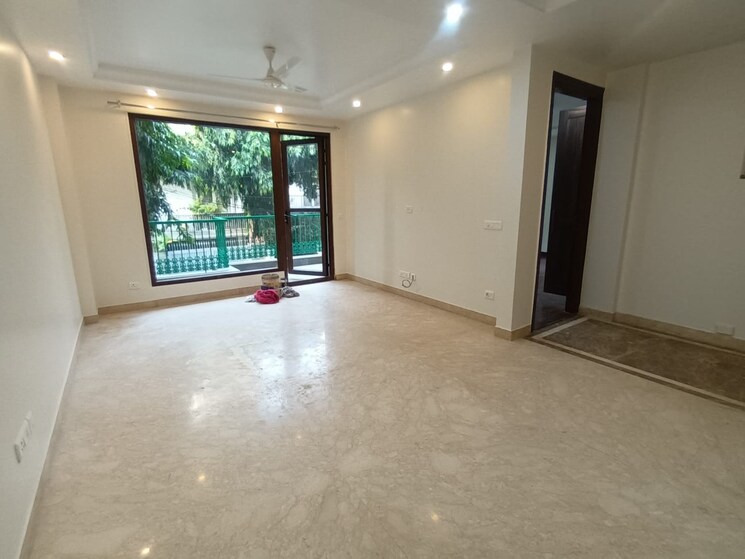 Room, uday park 3 Bedroom 1500 Sq.Ft. Builder Floor In Uday Park Delhi 8274308
