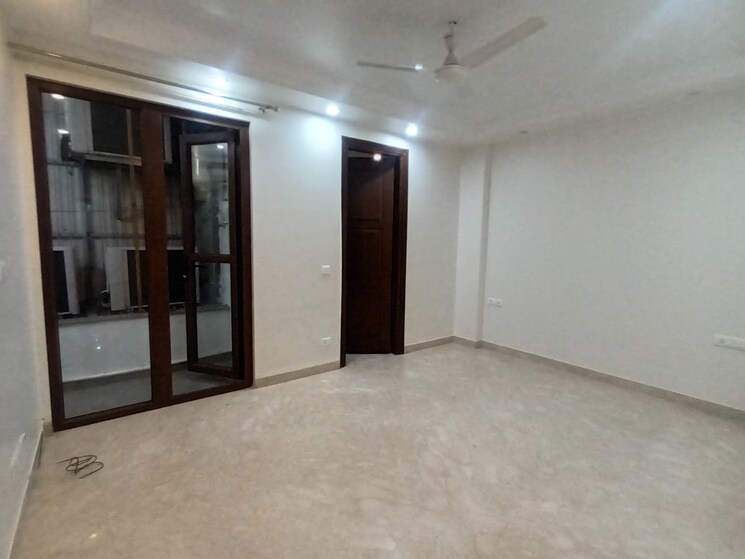 Room, uday park 3 Bedroom 1500 Sq.Ft. Builder Floor In Uday Park Delhi 8274308