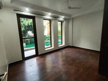 Room in 3 BHK Builder Floor at Uday Park – for Rent