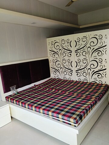 Bedroom in 1 RK Apartment at Golden Arcade Gurgaon, Sector 67 – for Rent