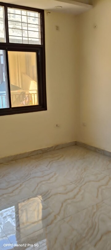 Room in 4 BHK Apartment at Emaar Palm Terraces Select, Sector 66 – for Sale