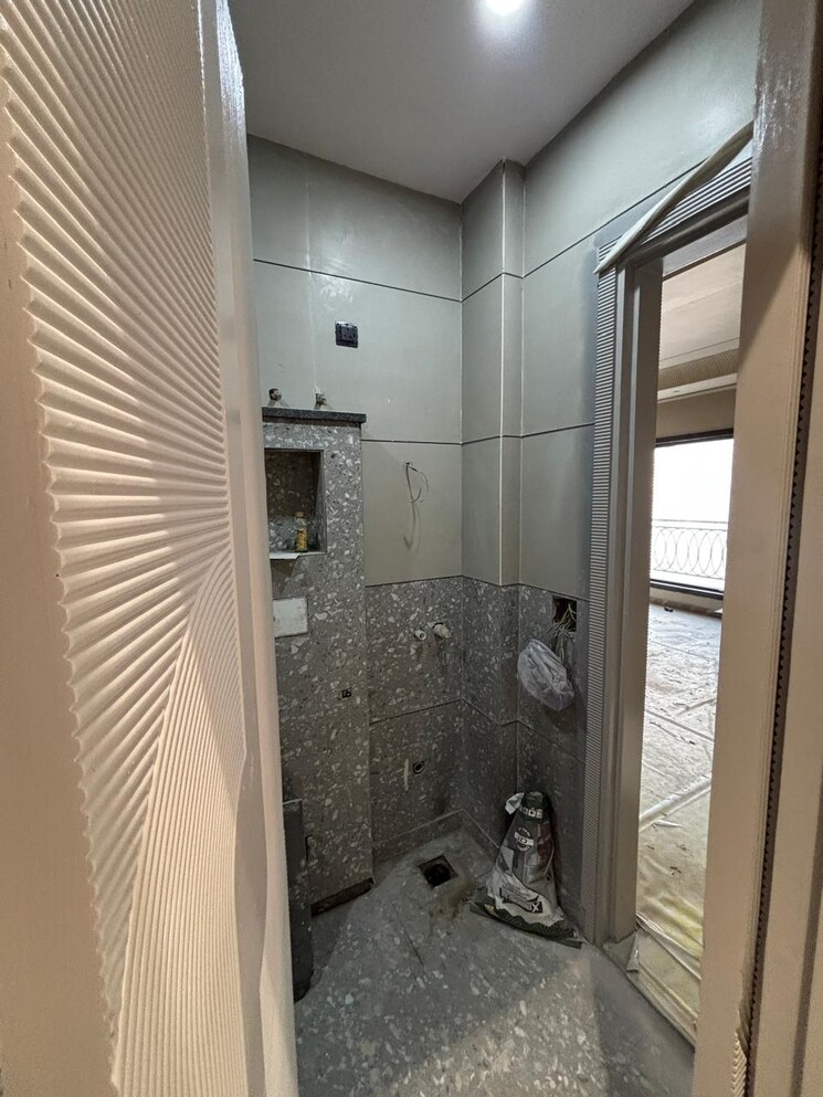 Bathroom, rajouri garden 3 Bedroom 1440 Sq.Ft. Builder Floor In Rajouri Garden Delhi 8274405