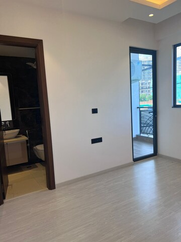 Room in 4 BHK Builder Floor at Adani Samsara Vilasa, Sector 63 – for Sale