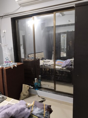Room in 1 BHK Builder Floor at Mira Nagar – for Rent