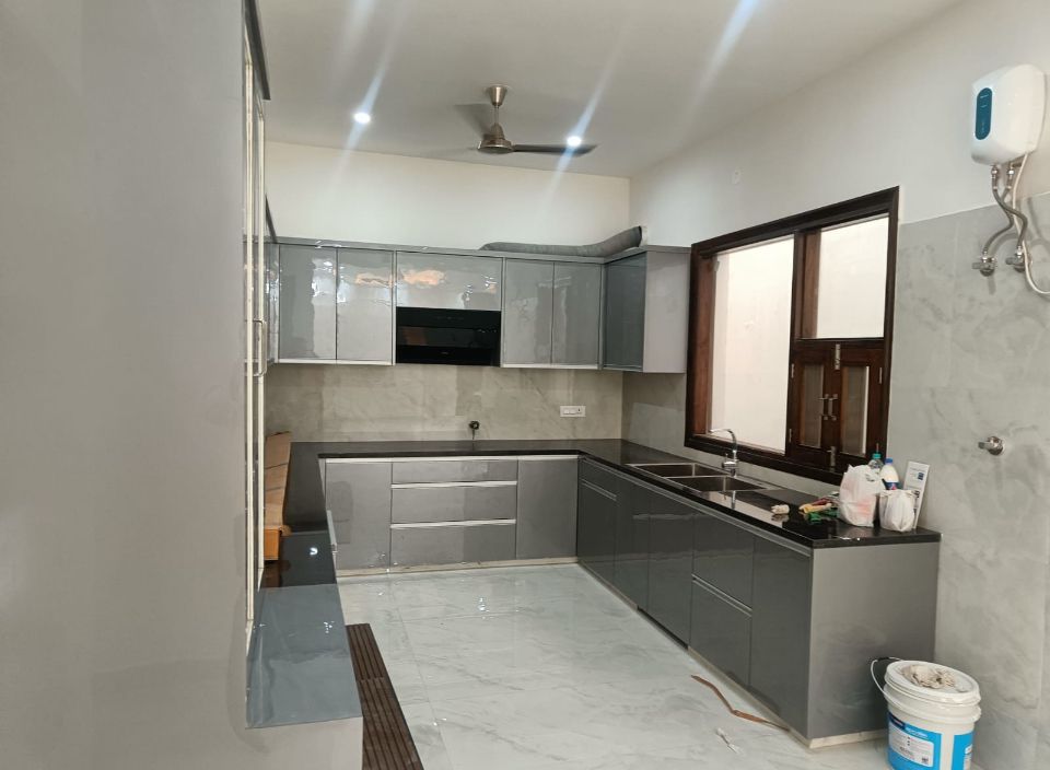 4 BHK + Servant Room Apartment For Sale in Vatika CitY-Sovereign Sec