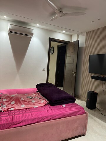 Bedroom in 3 BHK Builder Floor at Ansal Sushant Lok I, Sector 43 – for Rent