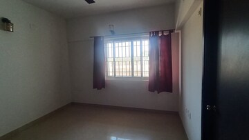 Room in 2 BHK Apartment at Ozone Urbana Pavilion, Devanahalli – for Rent