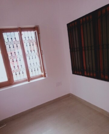 Room in 2 BHK Villa at Aliganj – for Rent