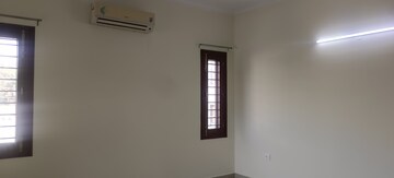 Room in 5 BHK Independent House at Sector 15 – for Rent