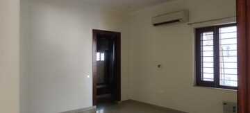 Room in 5 BHK Independent House at Sector 15 – for Rent