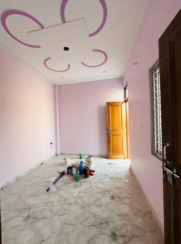 Room in 1 BHK Independent House at Shri Vinayaka Beta Plaza, Beta I Greater Noida – for Rent