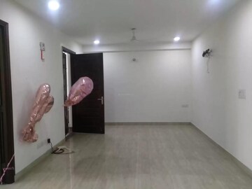 Room in 2.5 BHK Builder Floor at Ardee City, Sector 52 – for Rent