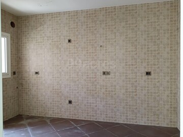 Bathroom in 4 BHK Apartment at DLF The Ultima, Sector 81 – for Sale