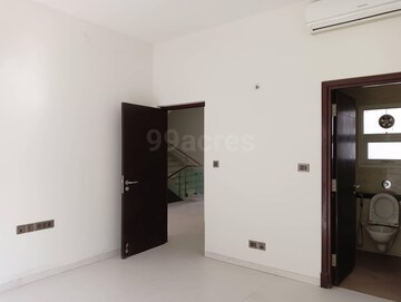 Room in 3 BHK Apartment at Bestech Park View Grand Spa, Sector 81 – for Sale
