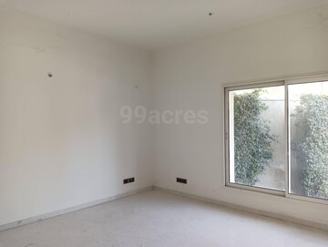 Room in 3 BHK Apartment at Bestech Park View Grand Spa, Sector 81 – for Sale